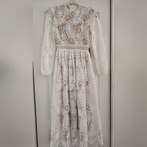 Ivy City Co White Lace Long Sleeve Maxi Dress